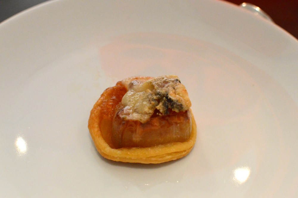 Caramelised shallot tart tatin with mordon blue cheese