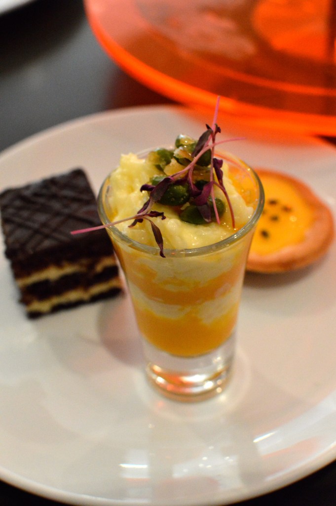 Coconut & mango rice pudding with pistachio 