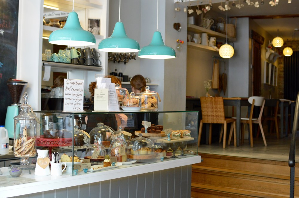 Cake counter, Dil & the Bear, Tynemouth